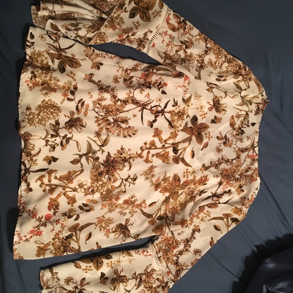 Long sleeve bell shirt